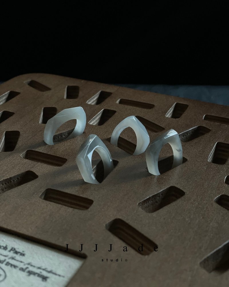 天然和田玉烟灰钻面马鞍戒指  烟璃 港码14 17 - 戒指 - 玉石 灰色