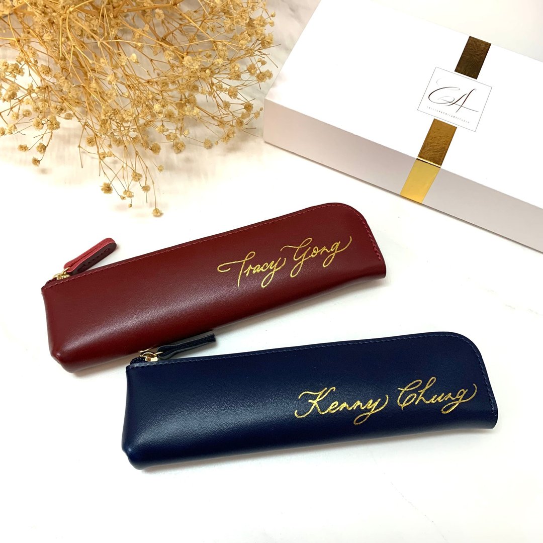【定制笔袋】真皮 酒红色 / 深蓝色 定制化 刻名  烫金 名字 送礼 - 化妆包/杂物包 - 真皮 黑色