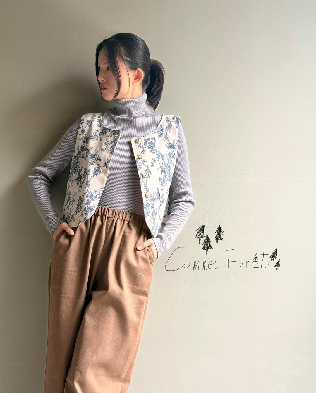 两小无猜/花青瓷小花柄印花双层棉麻开扣圆领小背心 - 女装背心 - 棉 