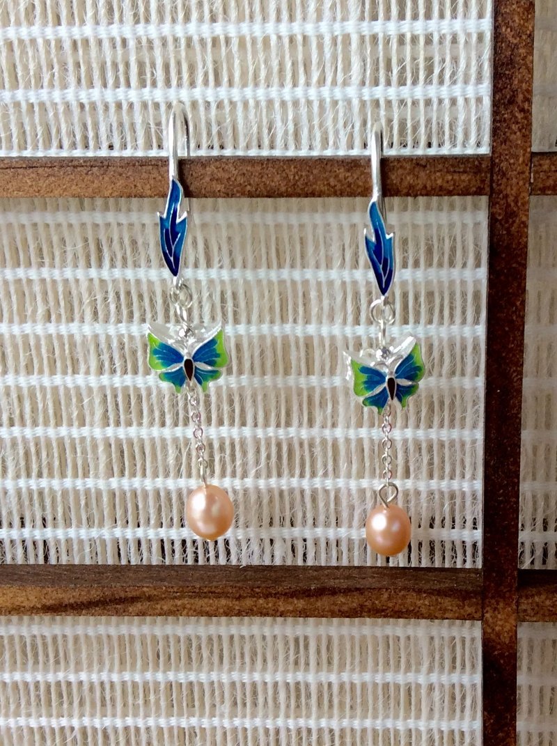 喵手作~蝴蝶景泰蓝耳环/银/蓝绿 - 耳环/耳夹 - 其他金属 多色