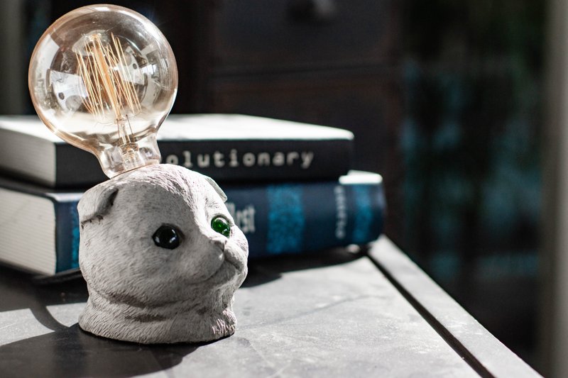 曙MUSE 折耳猫水泥桌灯 LED灯 钨丝灯泡 USB灯 摆饰 猫 毛孩 - 灯具/灯饰 - 水泥 灰色