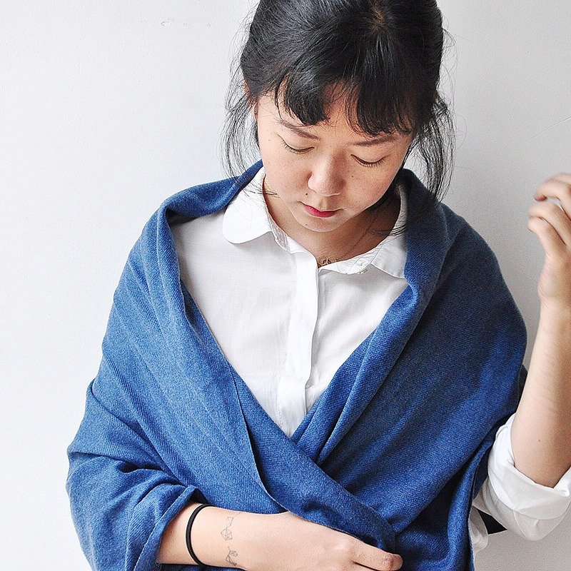 【岁时记】草木染羊絨混紡圍巾-藍色 - 丝巾 - 其他材质 蓝色