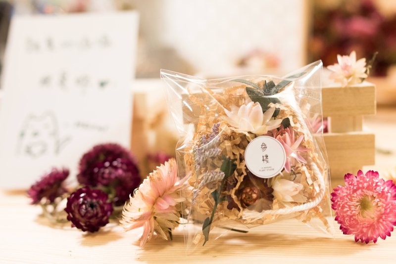 Third Floor【花一包】花材包|DIY花卡材料包 - 植栽/盆栽 - 植物．花 