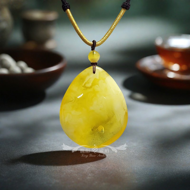 腾彪琥珀 天然金绞蜜蜡 活水胆 收藏化石级 正规水滴 藏品项链 - 项链 - 半宝石 黄色