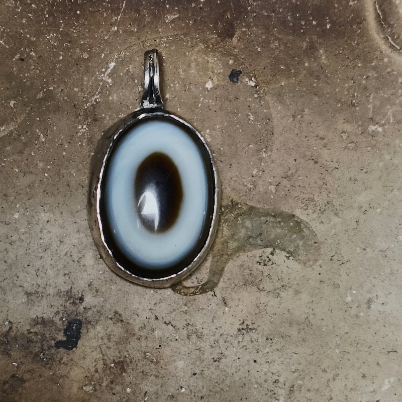 带眼玛瑙银吊墬 - 项链 - 宝石 