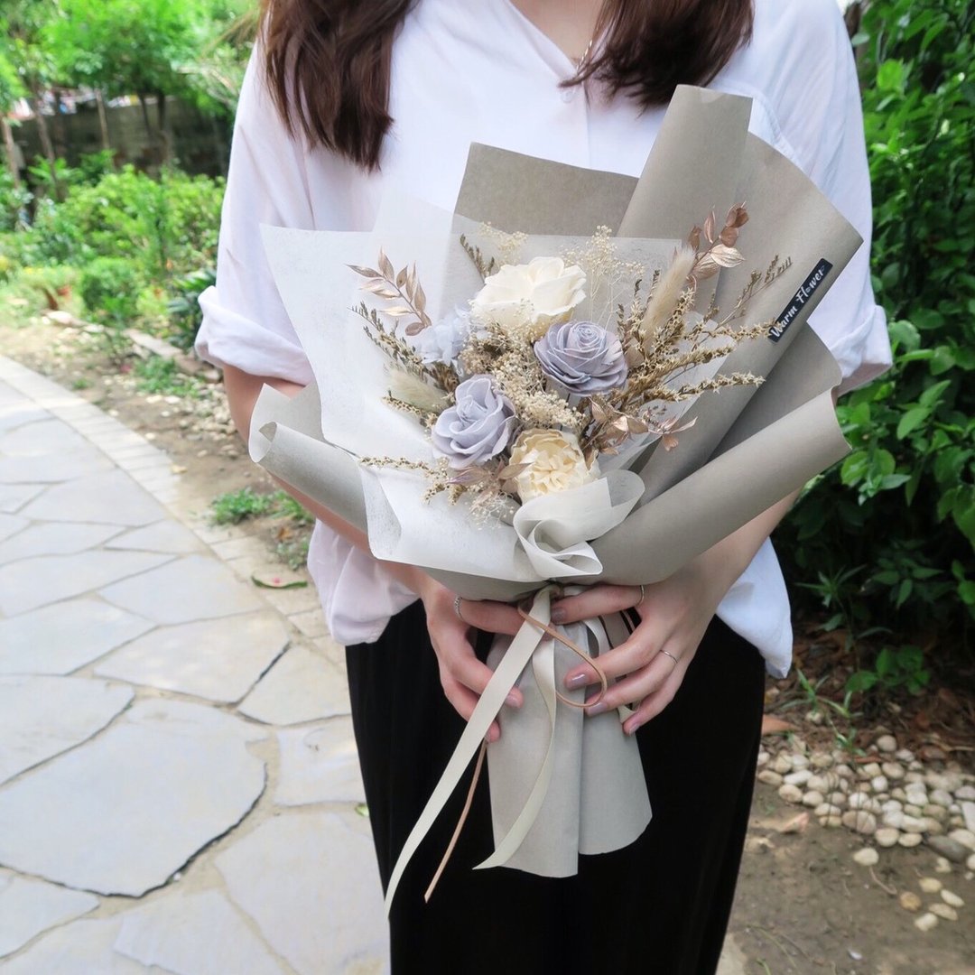 【定制化礼物】永生中型花束－【莫莫守候】 | 情人节礼物/干燥花 - 干燥花/捧花 - 植物．花 灰色