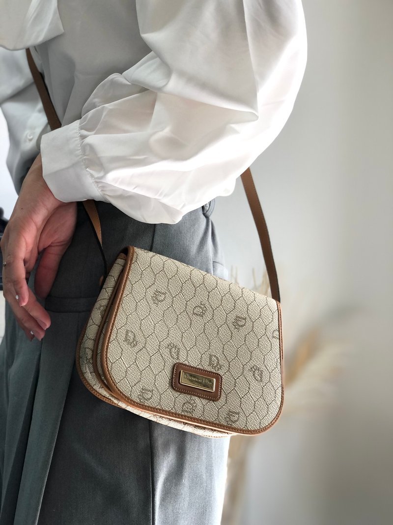 【 日本直送 名牌中古包 】Christian Dior クリスチャン ディオール 格纹图案 肩背包 米色 Logo PVC 皮革 tumbw8 - 侧背包/斜挎包 - 真皮 咖啡色