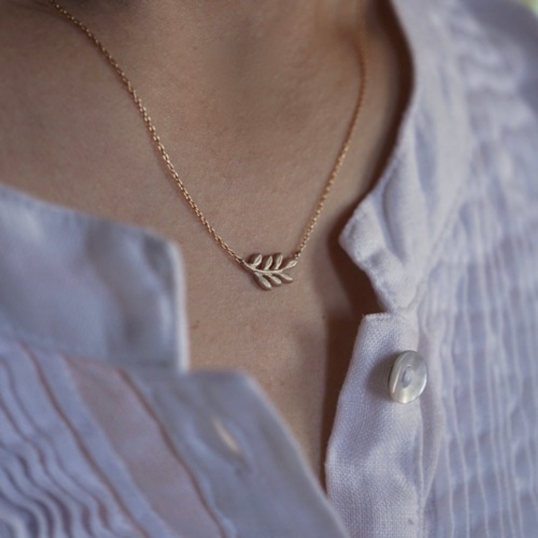 Foliage necklace  P089K10 - 项链 - 其他金属 金色
