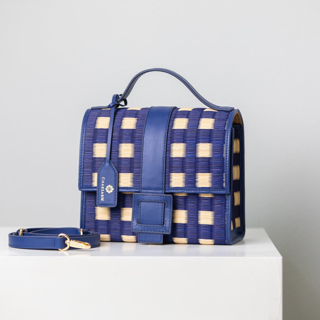 Woven Straw Summer Crossbody Bag in Blue Color Handbag - 手提包/手提袋 - 真皮 蓝色