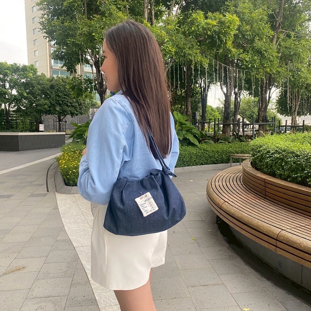 Wyllabrand Gyoza bag 帆布包 深焙咖啡色 - 手提包/手提袋 - 其他材质 蓝色