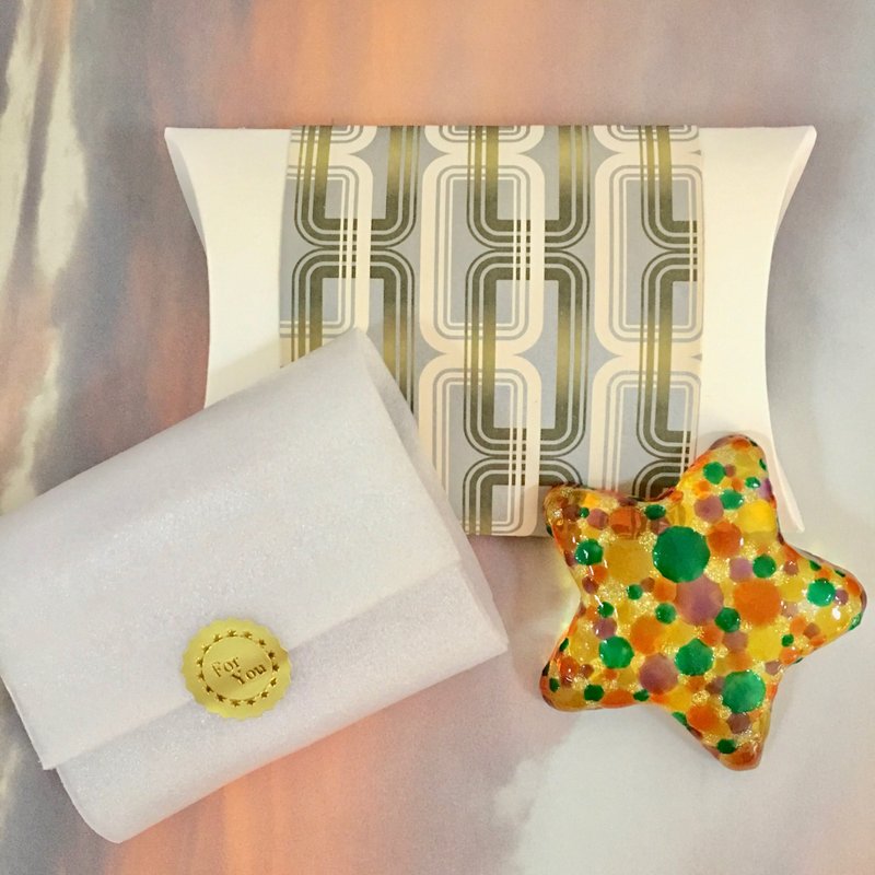 【手作礼物】疗愈彩色圆点星形琉璃摆饰小物 - 摆饰 - 玻璃 黄色