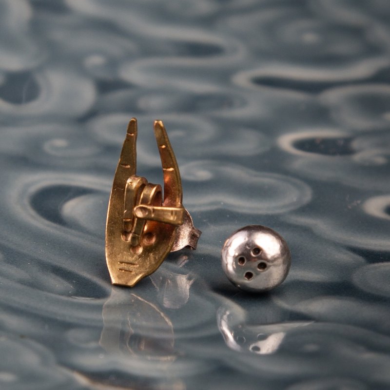 【快速出货】【佛手敬包】手工S925银黄铜耳钉(单支贩售) - 耳环/耳夹 - 铜/黄铜 金色