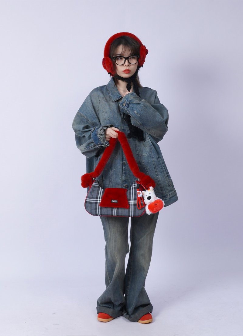 Rebirth野生设定原创单肩高级感斜挎手提红色格子撞色毛毛腋下包 - 侧背包/斜挎包 - 棉．麻 