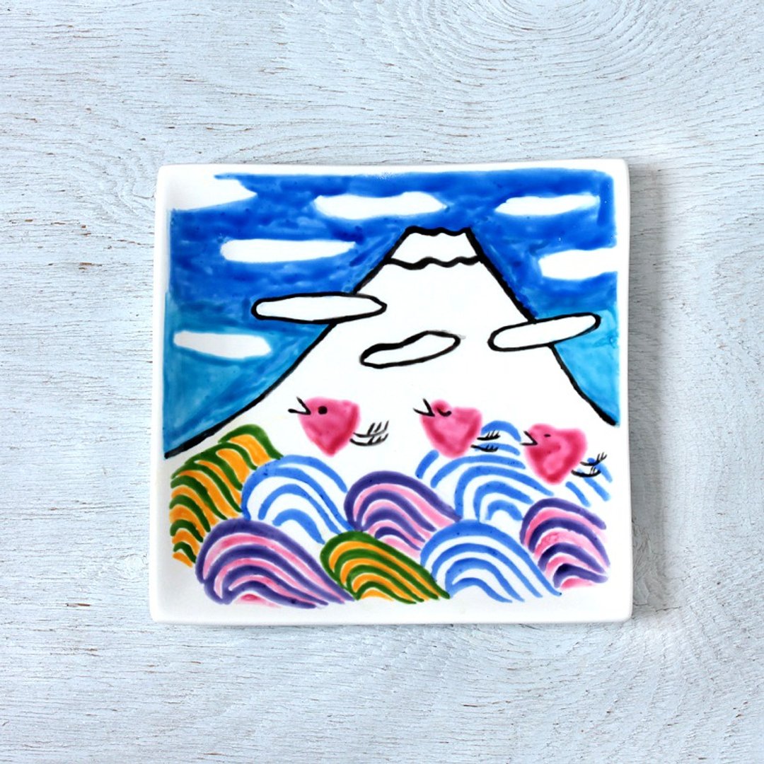 Mt. Fuji (wave zigzag) in winter, square plate (15 cm) - 浅碟/小碟子 - 瓷 