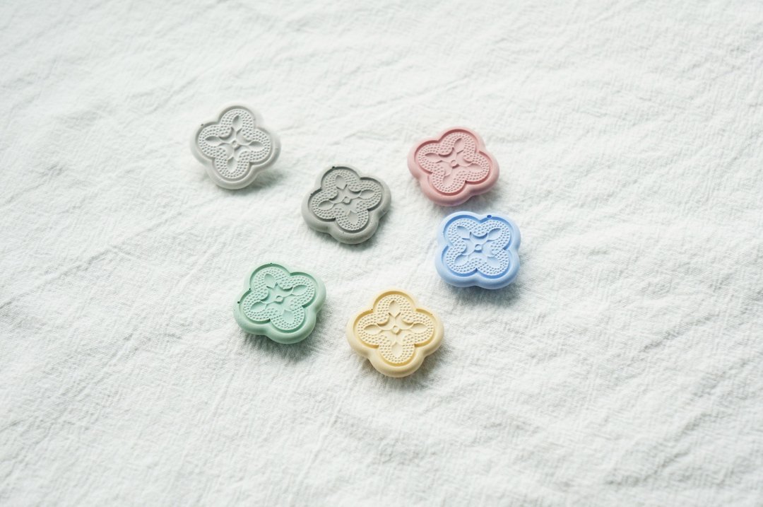 海棠花水泥磁铁 | 台湾设计制造(四个一组) - 冰箱贴/磁贴 - 水泥 多色