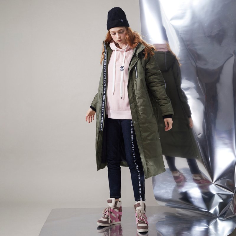 【中性款】防风防拨水可拆帽铺棉长版外套 / 橄榄绿 - 女装休闲/机能外套 - 聚酯纤维 绿色