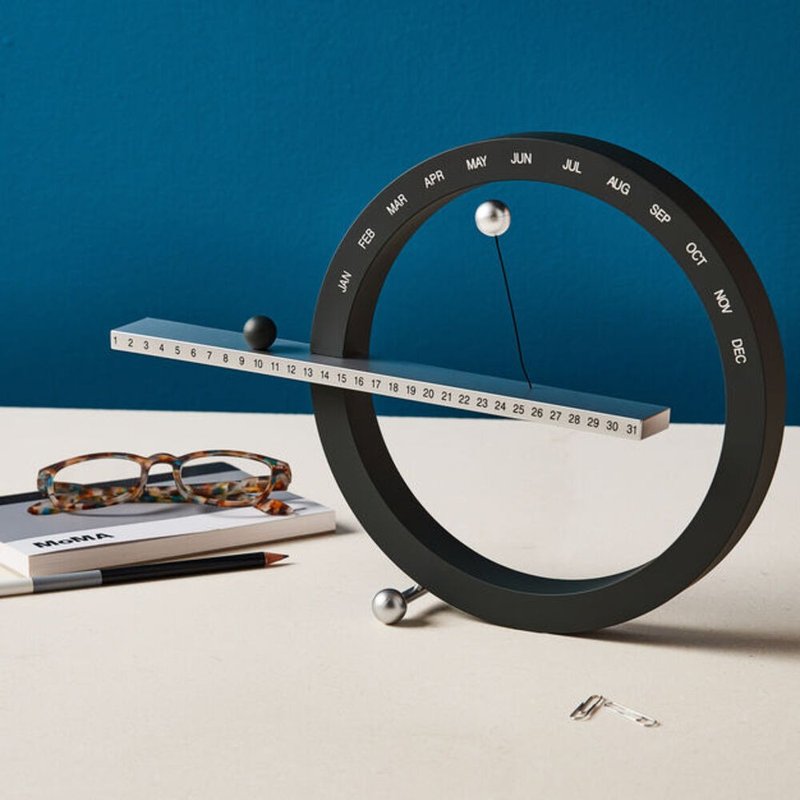 包装瑕疵 MoMA Perpetual Calendar  万年历 永恒历 (大) 银/黑 - 年历/台历 - 其他材质 多色