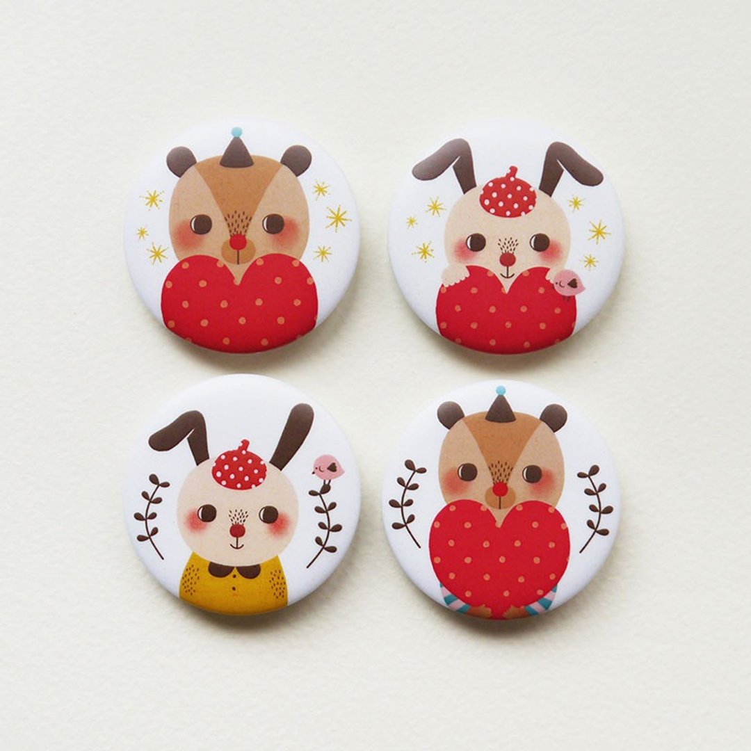 Bear And Rabbit Hug Love / 小熊和兔子拥抱爱雾面胸章 / 磁铁徽章冰箱贴 - 胸针 - 塑料 红色