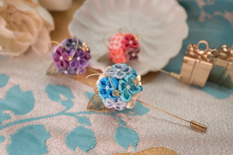 つまみ细工紫阳花闪砂蝶琉金珠三色胸针/礼盒包装 - 胸针 - 丝．绢 多色