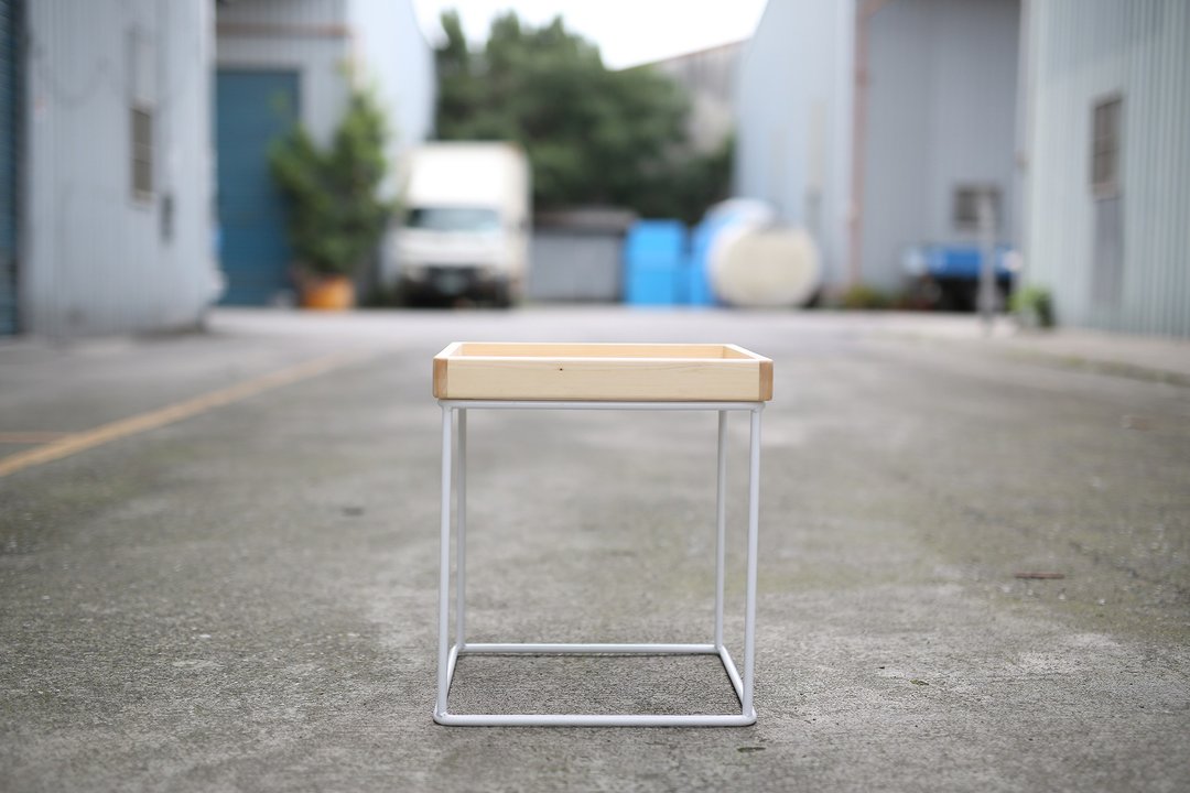 轻工业LOFT风实心铁条小茶几/迷你置物架/小床头置物架 - 餐桌/书桌 - 木头 