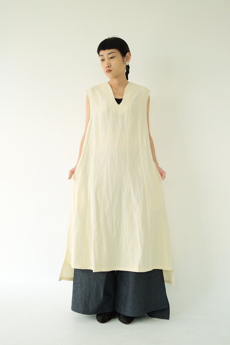 川 衣 WEAR BEING  蚕丝拼接裁片背心洋装  奶油白 - 女装背心 - 丝．绢 白色