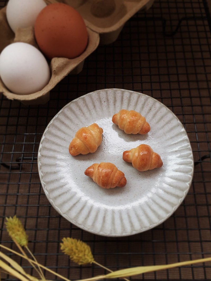 袖珍面包磁铁  –  盐味卷可颂  –  牛角面包 - 冰箱贴/磁贴 - 新鲜食材 咖啡色