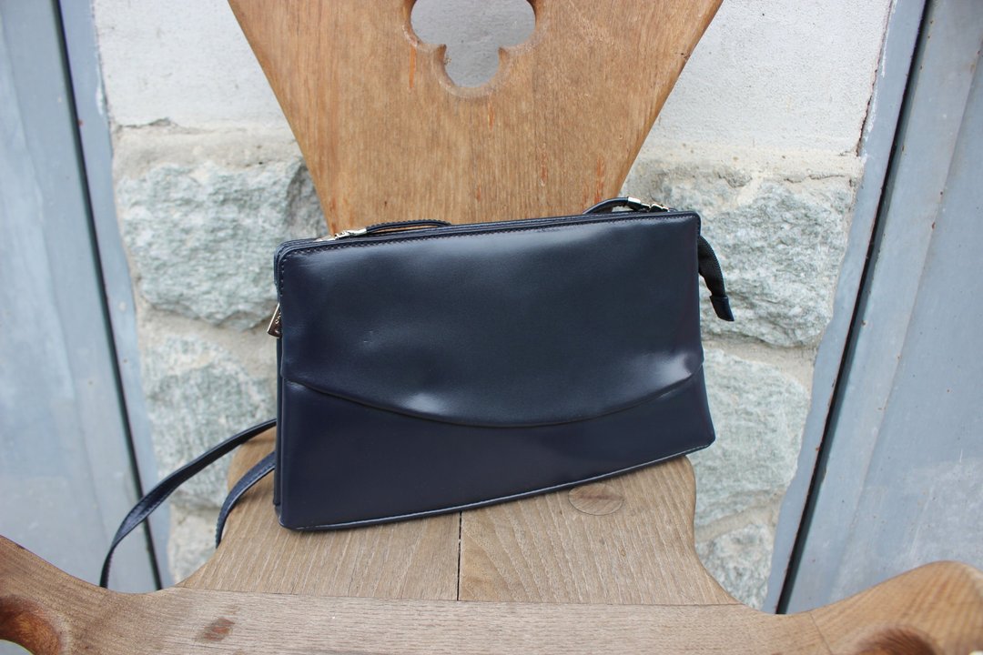 B112[Vintage皮包](意大利制里标)LORELLA PAGANO深蓝色斜背包(Made in Italy) - 侧背包/斜挎包 - 真皮 蓝色