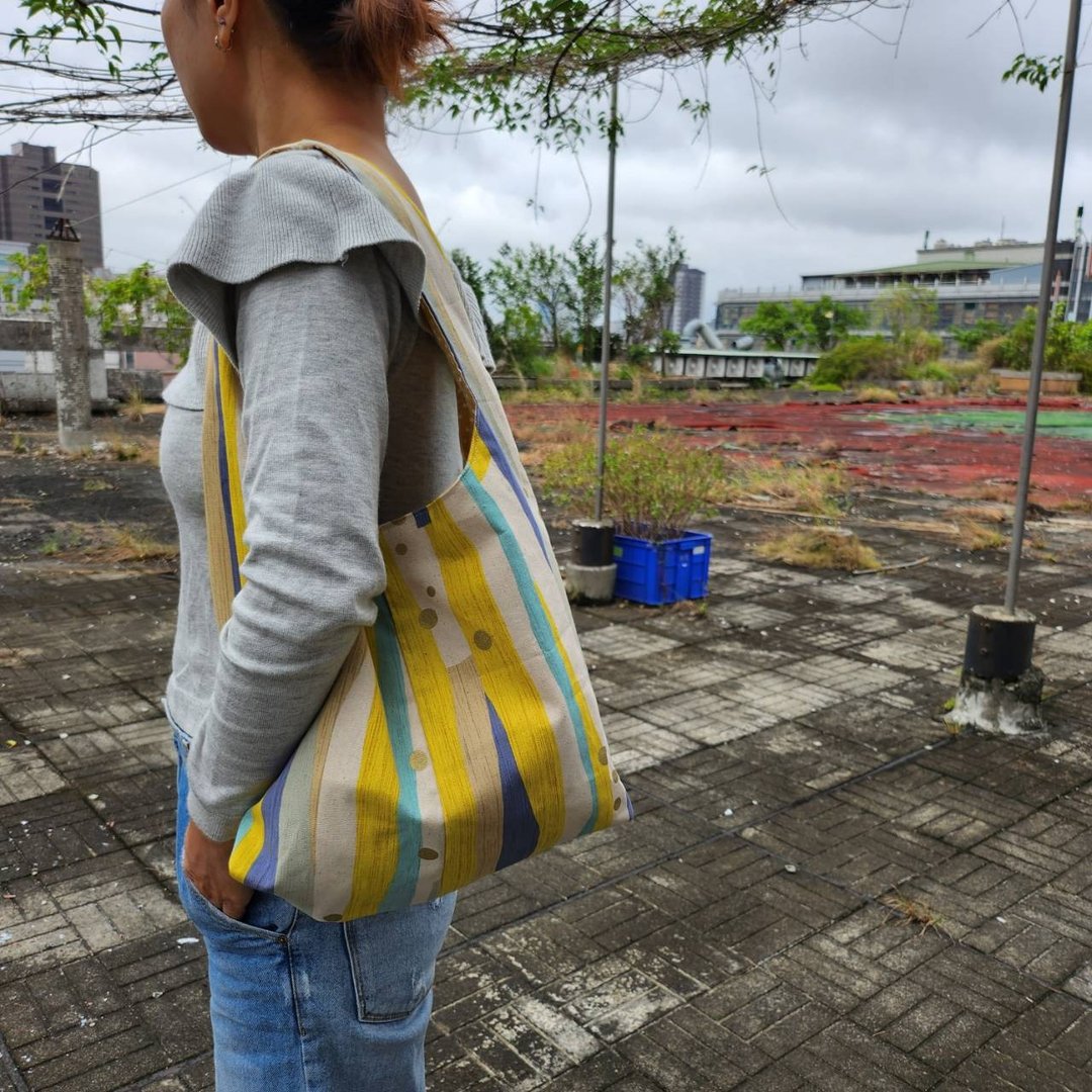 【 纯手作】流动夏日流浪包 Hobo bag 单掮包 - 侧背包/斜挎包 - 棉 蓝色
