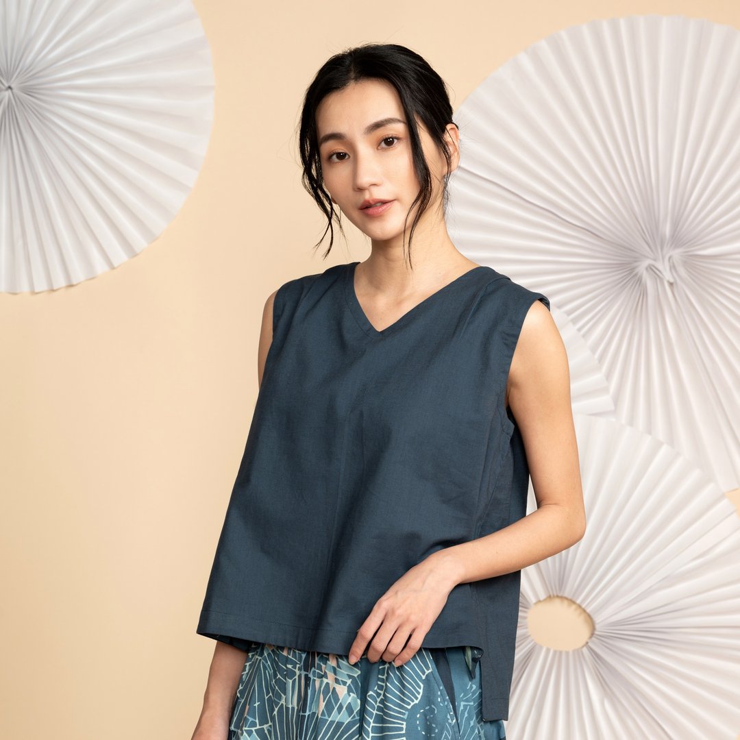 浮游V领无袖上衣_夜蓝 - 女装背心 - 棉 蓝色