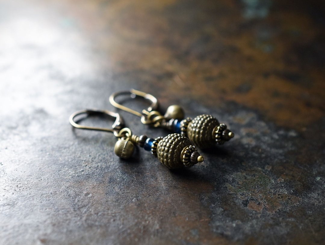 Sulawesi old brass, Indigo blue beads, ethnic bell earrings - 耳环/耳夹 - 其他金属 金色