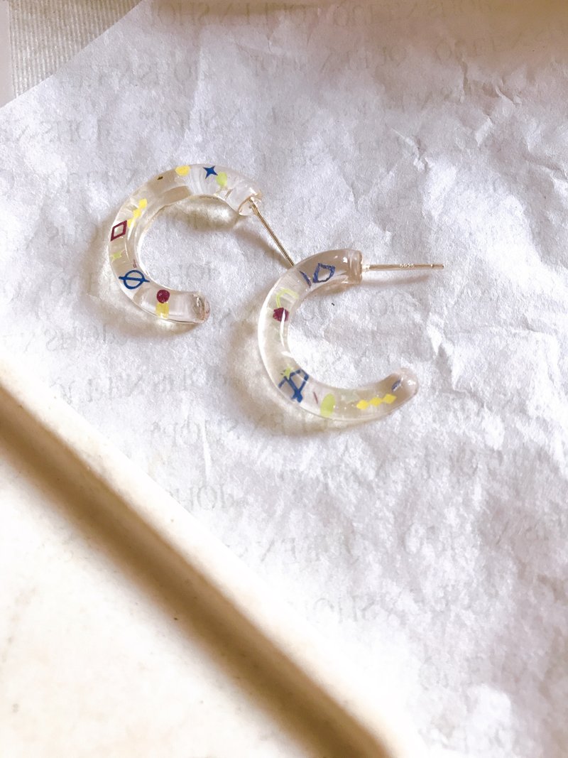 宇宙碎片系列/无重力漂浮土星碎片半圆透明贴耳耳环 - 耳环/耳夹 - 树脂 紫色