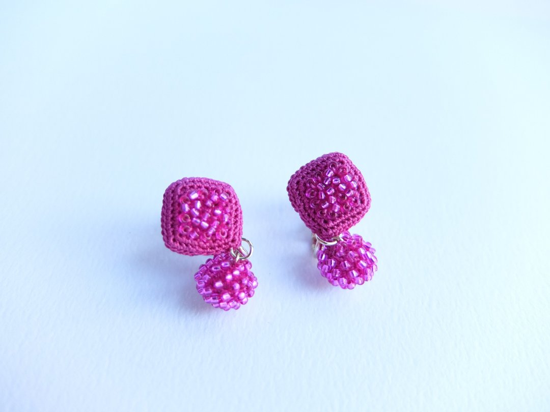 Dripping Sparkle Earrings/ Clip-On Magenta - 耳环/耳夹 - 棉 紫色