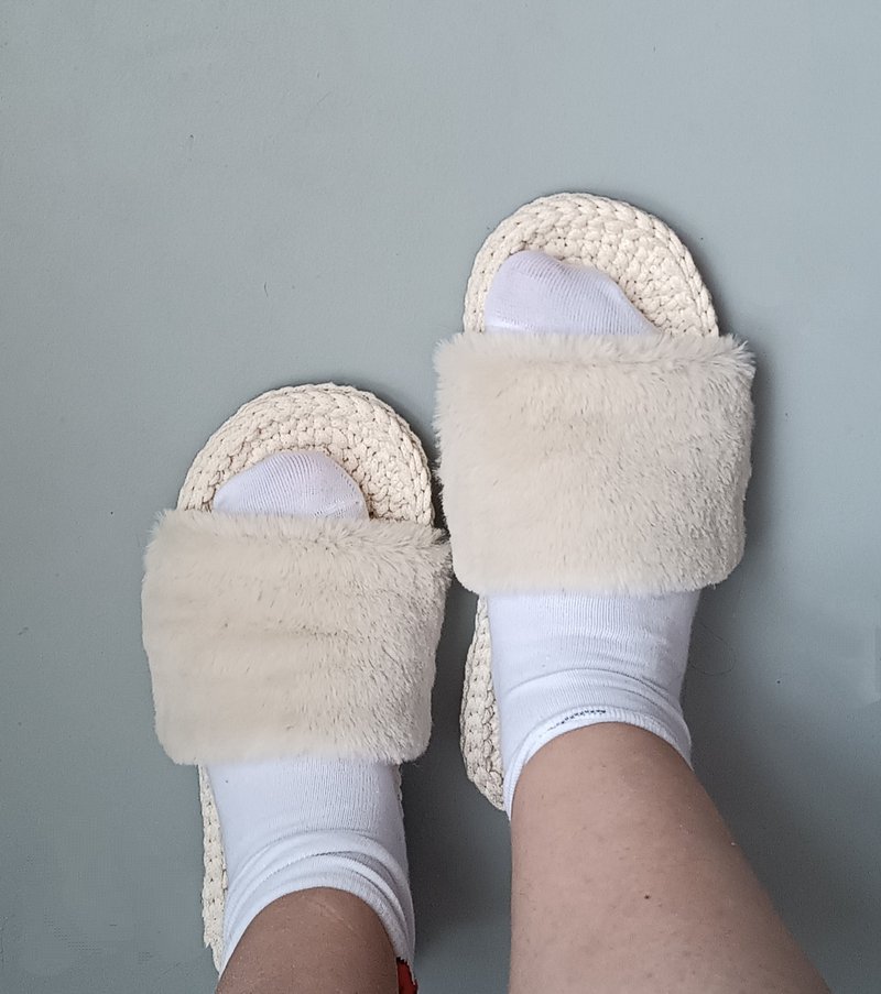 女拖鞋毛皮新娘婚礼人字拖白色新娘鞋 - 室内拖鞋 - 棉．麻 白色