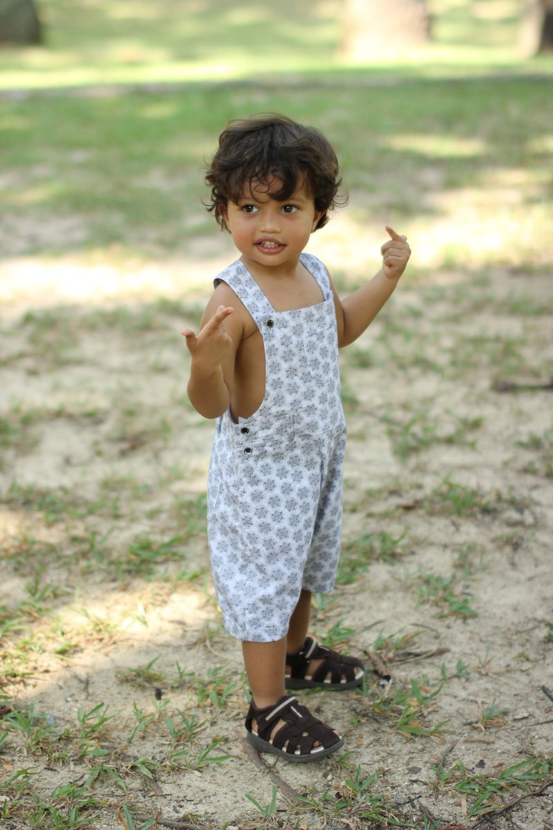 Boy overalls black and white Ethnic design - 其他 - 棉．麻 白色