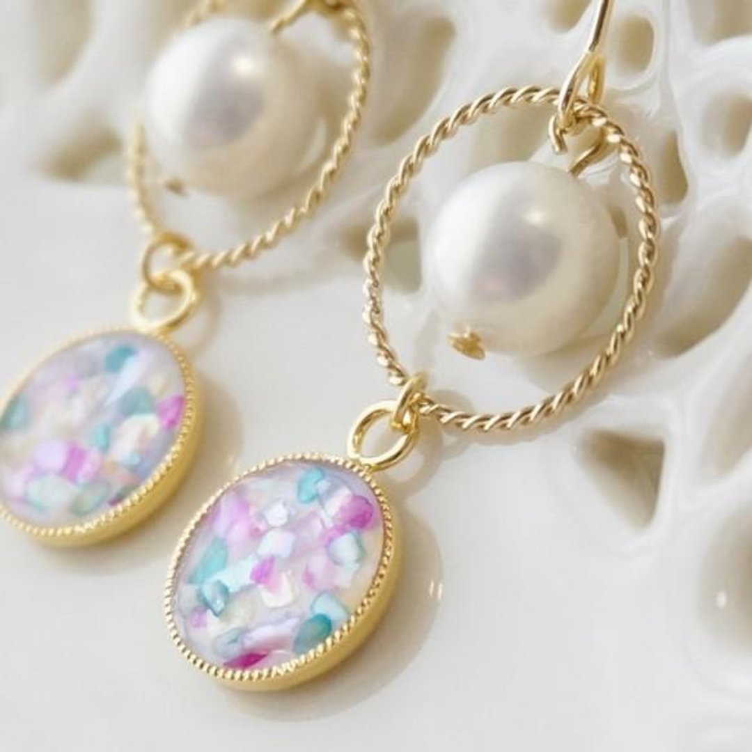 [Books available] Colorful shell earrings / Clip-On - 耳环/耳夹 - 其他金属 粉红色