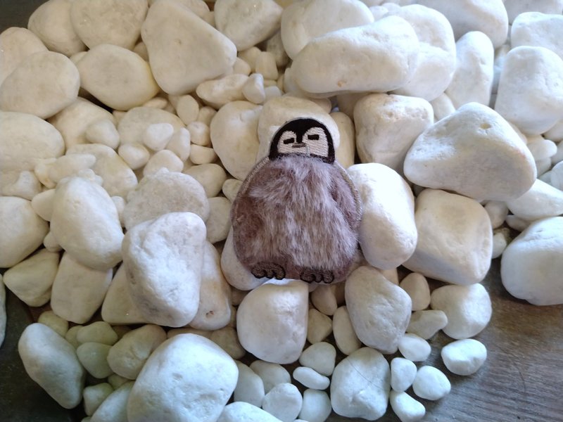 刺绣贴纸动物系列  企鹅 -- 毛毛企鹅 - 贴纸 - 绣线 灰色