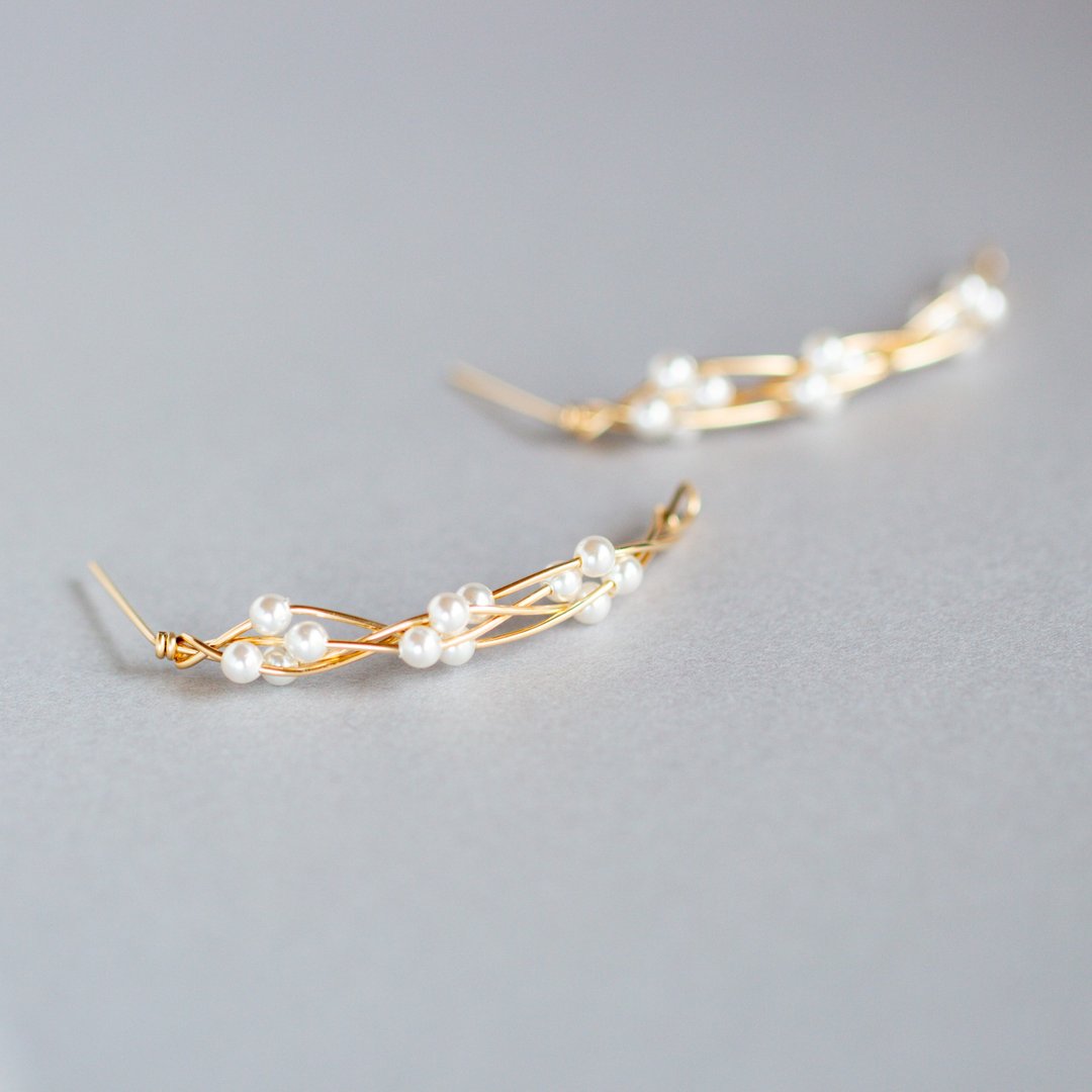 14kgf Swarovski Pearl Twist bent Pierced Earrings【gift box】 - 耳环/耳夹 - 贵金属 白色