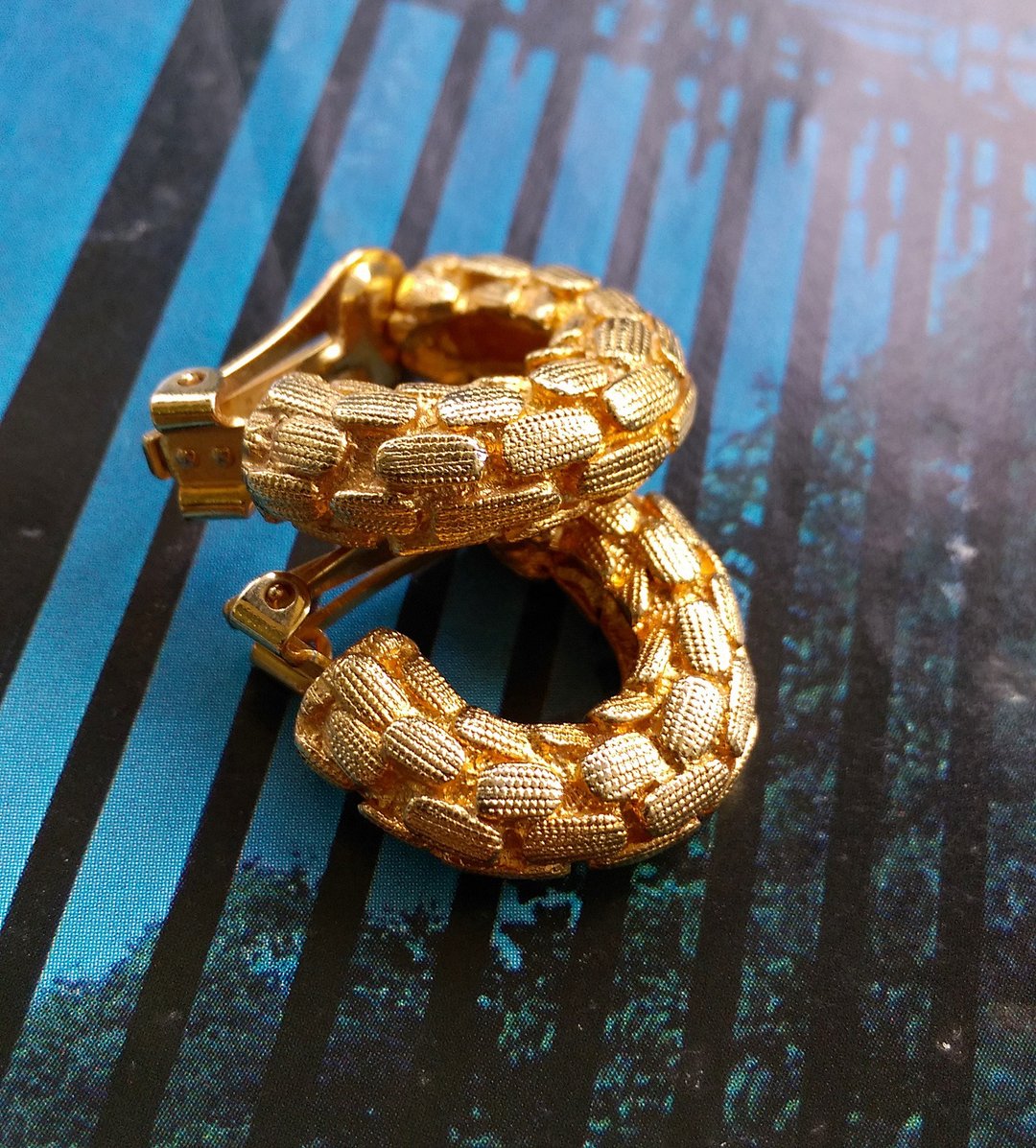 西洋古董饰品。金属 刷纹 C形环 夹式耳环 - 耳环/耳夹 - 其他金属 金色