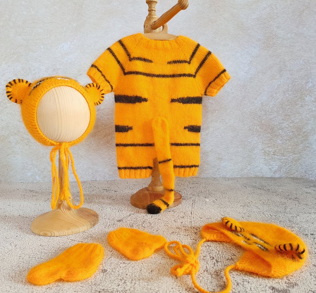 Newborn photo prop - tiger cub toy, slip tail, socks, bonnet ears - newborn gift - 婴儿饰品 - 羊毛 橘色