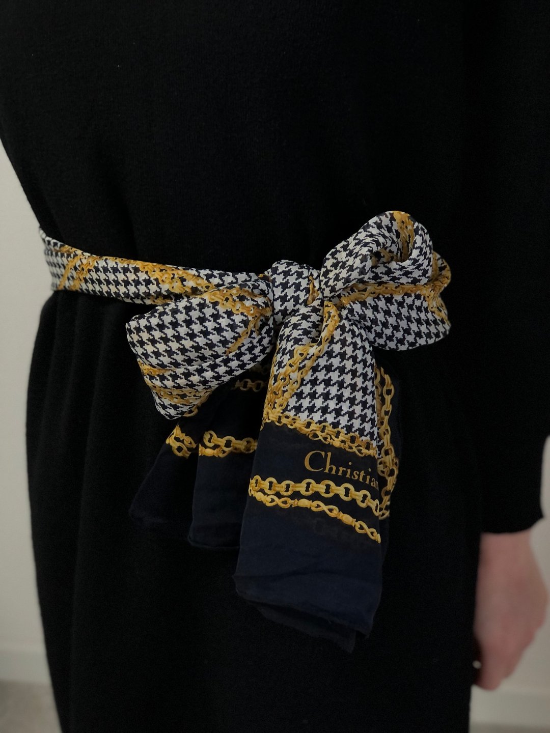 【日本直送 名牌中古包】Christian Dior クリスチャン ディオール 丝巾 黑色 白色 100% SILK 格纹 hrv56r - 丝巾 - 丝．绢 黑色