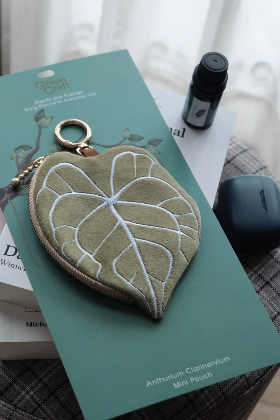 Anthurium 叶片刺绣零钱包 浅绿色 M 尺寸 - 零钱包 - 其他材质 绿色