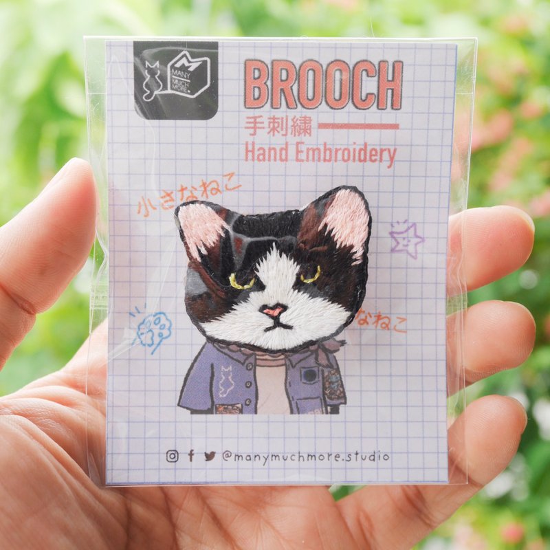 牛仔襯衫 Neko Cat Woon — 手工刺繡胸針 - 胸针 - 亚麻 白色