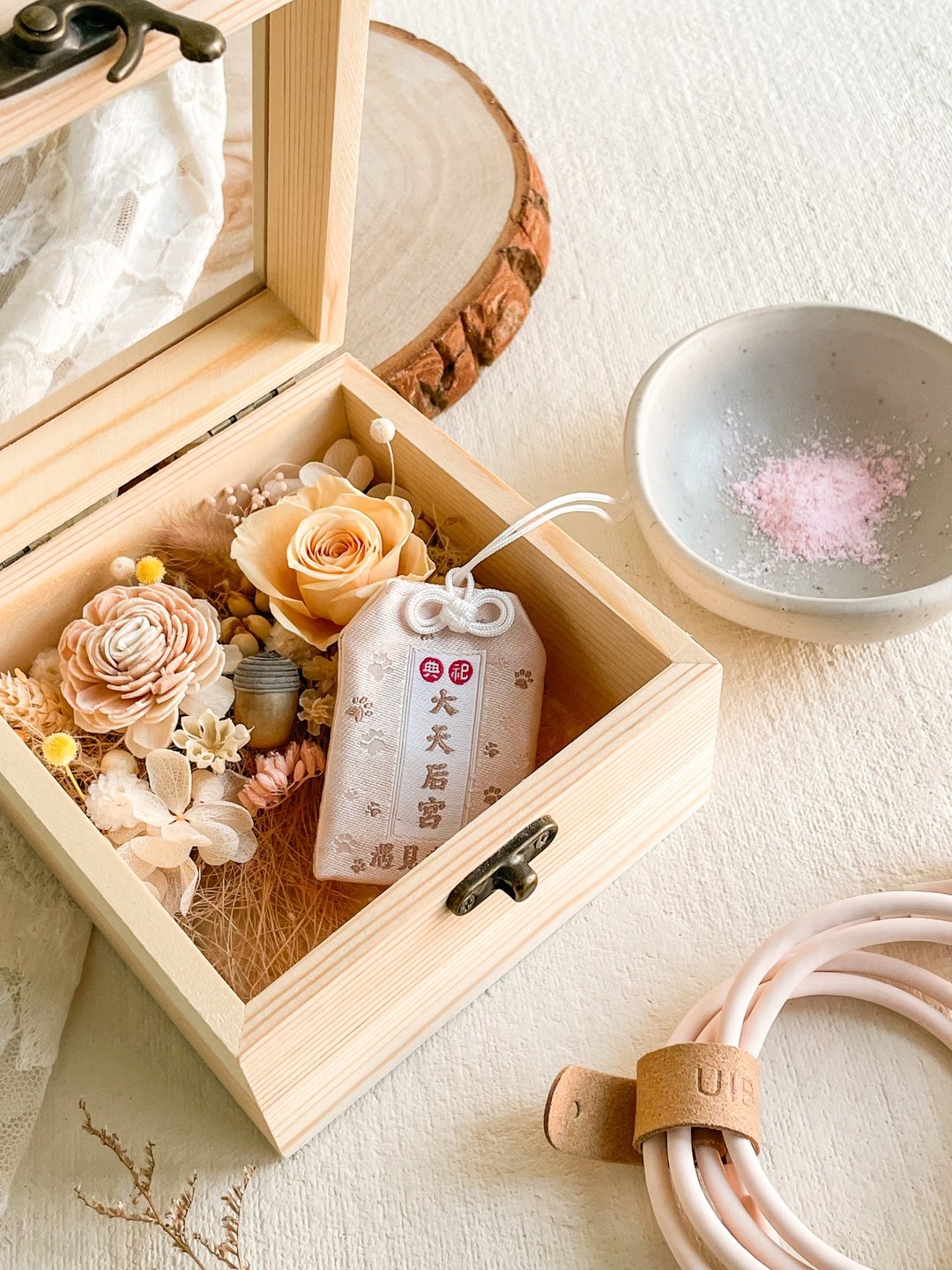 情人节限定组合 UIUB 20w快充组+恋爱御守+真好不凋干燥花木礼盒 - 其他小家电 - 其他材质 
