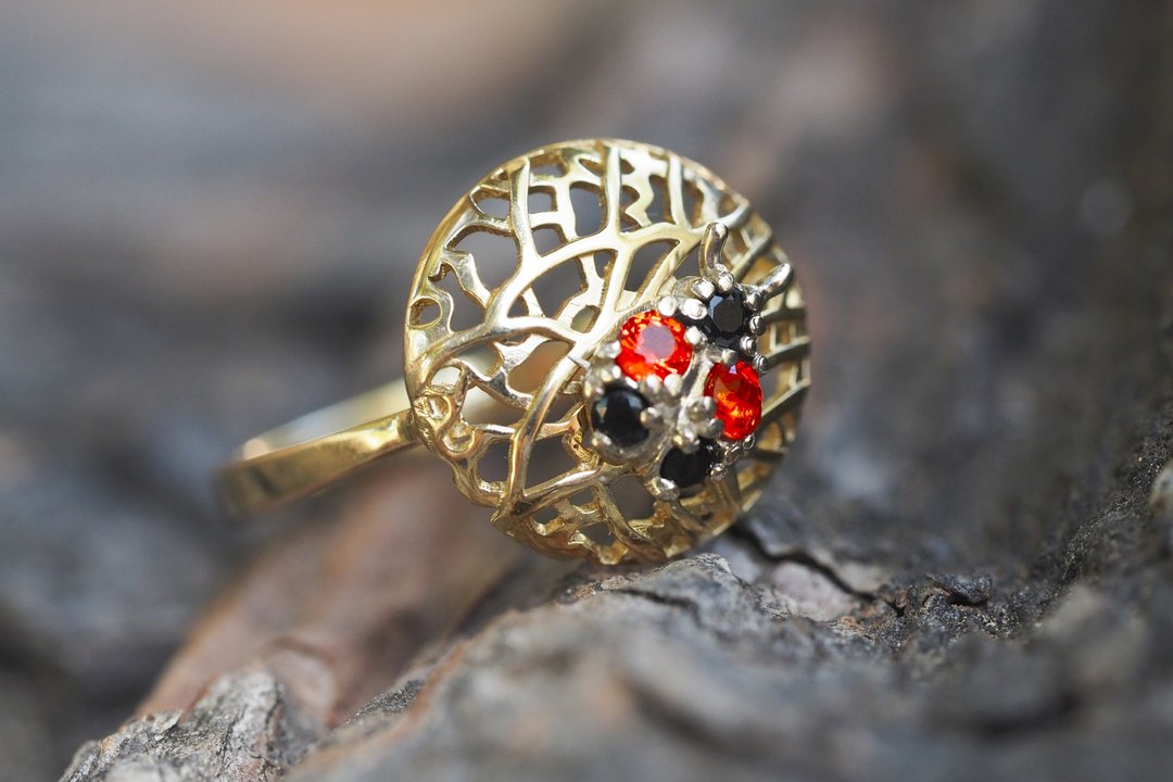 Solid 14k gold Ladybug ring with orange red sapphires and black spinels. - 戒指 - 贵金属 金色