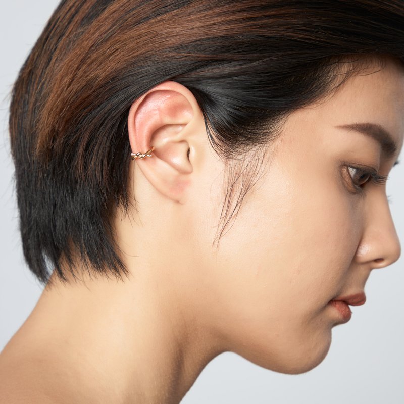 简约单结耳扣 925银厚镀18K金 Simple Helix Earcuff - 耳环/耳夹 - 纯银 金色