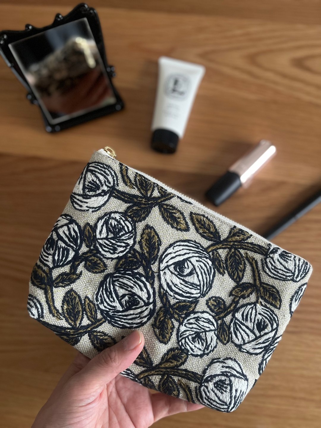 mina perhonen rosy 玫瑰花纹 口袋包 化妆包 绣花包 米色 - 化妆包/杂物包 - 棉 卡其色