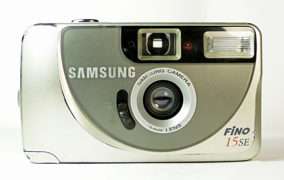 Samsung FINO 15 SE 28mm 镜头 傻瓜底片相机 35mm - 相机 - 塑料 银色
