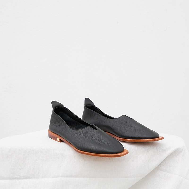 0.1 THE ARCH FLAT / BLACK - 女款休闲鞋 - 真皮 黑色