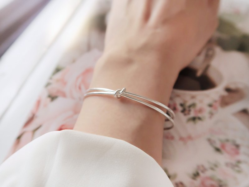 925纯银 幸运小结 C型 实心 开口式 手环 免费送礼包装 - 手链/手环 - 纯银 灰色