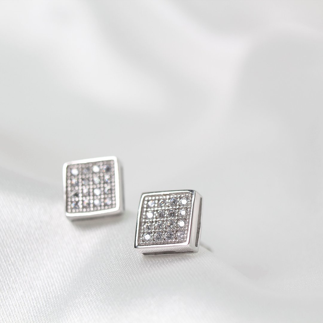 【SWS饰品】方块镶钻纯银耳环 - 耳环/耳夹 - 纯银 银色